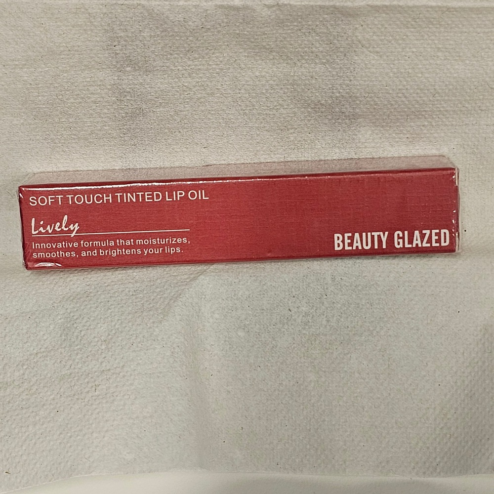NEW Beauty Glazed Lively Soft Touch Tinted Lip Oil Pinky B104 Moisturizes Smooth